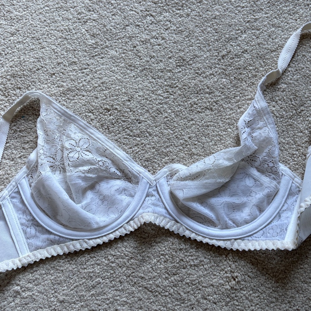 Lace Underwire Bra Size 36B - Picture 5 of 9